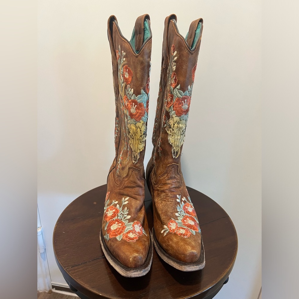 Corral women’s deer skull overlay boots Size 7.5m